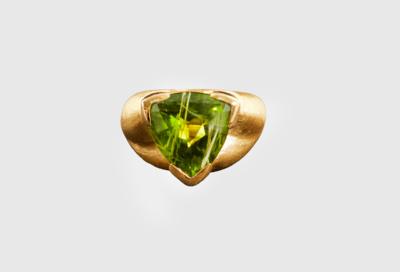 Peridotring ca. 10 ct - Erlesener Schmuck