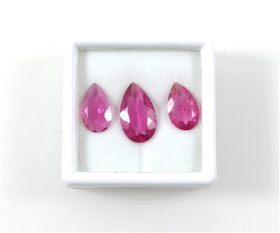 3 Rubellite im Tropfenschliff zus. 9,06 ct - Diamanten und exklusive Farbsteinvarietäten