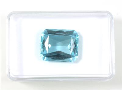 Aquamarin 22 ct - Diamanten und exklusive Farbsteinvarietäten