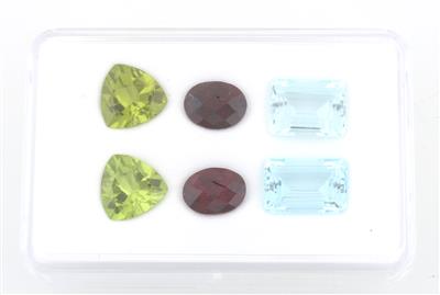 2 lose Aquamarine zus. 9 ct, 2 lose Turmaline zus. 4,65 ct,2 lose Peridote zus. 6,15 ct - Exklusive Diamanten und Farbsteine