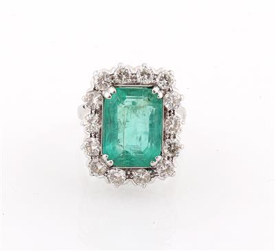 Brillant Smaragdring - Exklusive Diamanten und Farbsteine