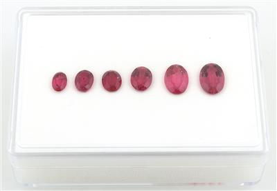 Lose Turmaline, Rubellite zus. 13 ct - Exklusive Diamanten und Farbsteine