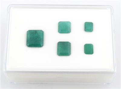 Lot Smaragde zus. ca. 22,06 ct - Exklusive Diamanten und Farbsteine