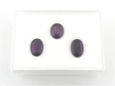 3 lose Amethyste zus. 29,08 ct - Exklusive Diamanten und Farbsteine