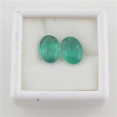 2 lose Smaragde zus. 5,84 ct - Exklusive Diamanten und Farbsteine