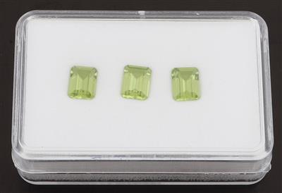 3 lose Peridote zus. 4,90 ct - Exclusive diamonds and gems