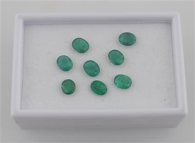 Lot aus losen Smaragden zus. 3,80 ct - Exclusive diamonds and gems