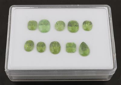 Lose Peridote zus. 34,30 ct - Exclusive diamonds and gems