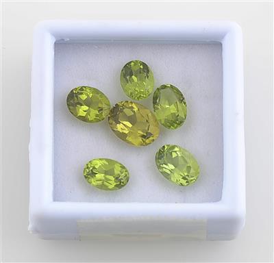 Lot lose Peridote zus. 11,60 ct - Exklusive Farbsteine