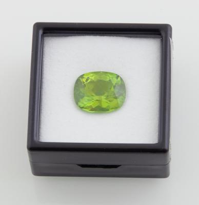 Loser Peridot 8,47 ct - Exclusive diamonds and gems