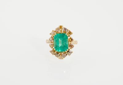 Smaragdring mit tlw. behandelten Diamanten - Exclusive Gemstones