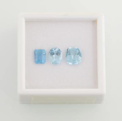 3 lose Aquamarine zus. 8,59 ct - Exclusive Gemstones