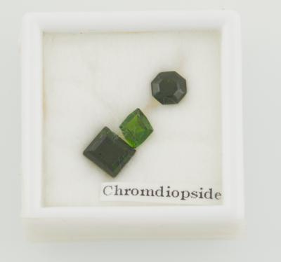 3 lose Chromdiopside zus. 4,30 ct - Exklusive Farbsteine