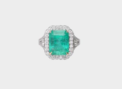 Brillant Ring mit behandeltem Smaragd - Exquisite gemstones