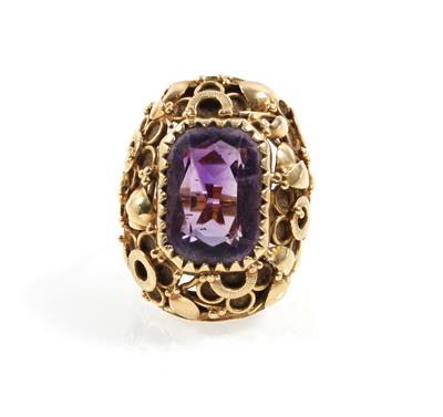 Amethyst Ring - Gioielli