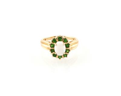Tsavolith Opal Ring - Gioielli