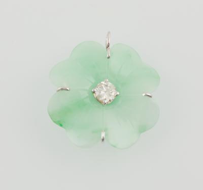 Diamant Blütenanhänger mit behandeltem Jadeit - Schmuck