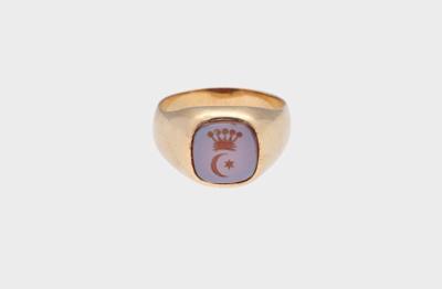 Ring mit geschnittenem Lagenstein - Schmuck