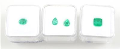 4 lose Smaragde zus. ca. 1,2 ct - Diamanten, Farb- und Edelsteine