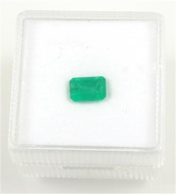 1 loser Smaragd 0,87 ct - Diamanten und Farbsteine - HERBSTSPECIAL