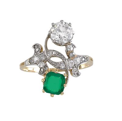 Anello con diamanti e smeraldo - Gioielli