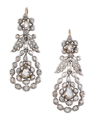 A pair of diamond ear pendants, total weight ca. 1,20 ct - Jewellery