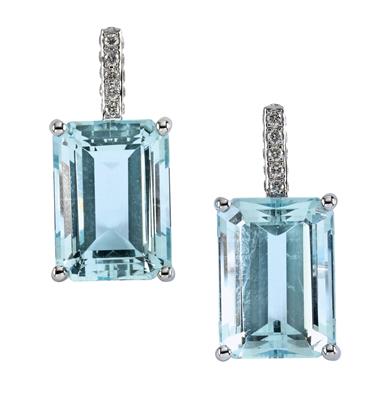 A pair of aquamarine ear rings, total weight 17,03 ct - Jewellery