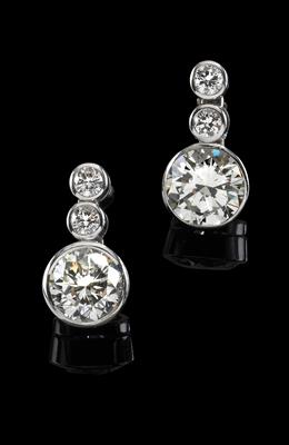 A pair of brilliant ear studs, total weight ca. 5,15 ct - Klenoty