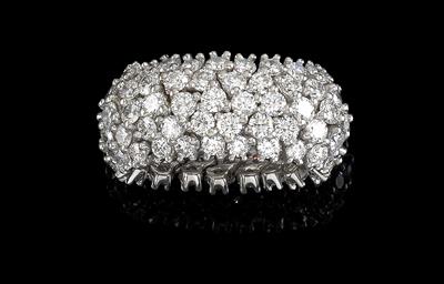 A brilliant ring, total weight ca. 8 ct - Klenoty