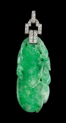 A diamond and jadeite pendant - Jewellery