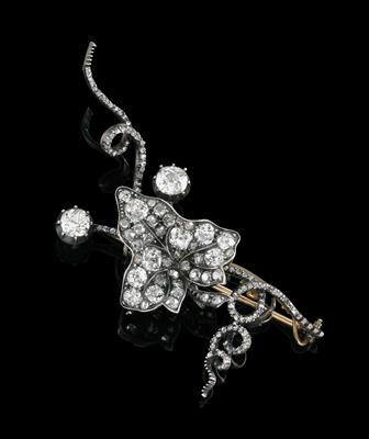 A diamond brooch, total weight ca. 3 ct - Jewellery