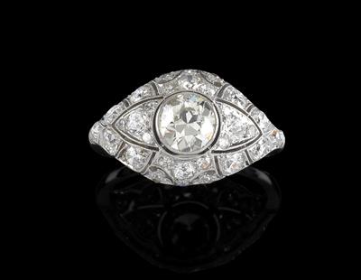 A diamond ring, total weight ca. 2 ct - Jewellery