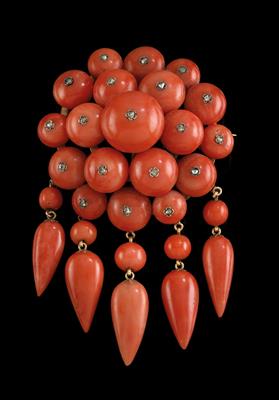A coral and diamond brooch - Klenoty