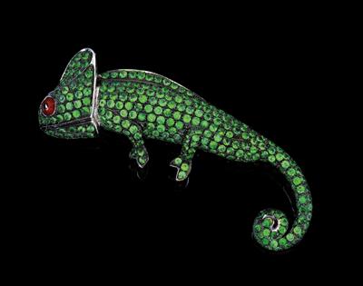 A brooch in the shape of a chameleon - Klenoty