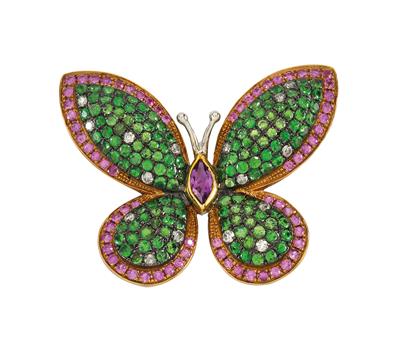 A garnet brooch in the shape of a butterfly - Klenoty