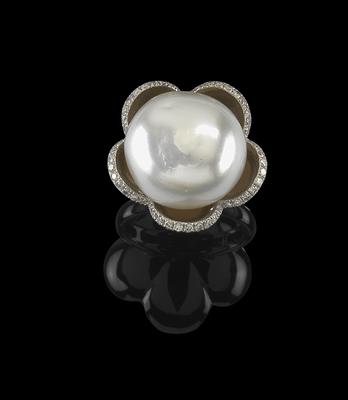 A cultured pearl and brilliant ring - Jewellery