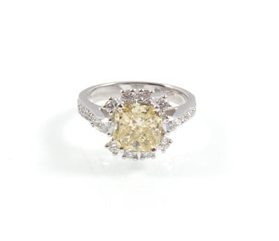 A fancy intense yellow natural colour diamond ring 2.08 ct - Klenoty