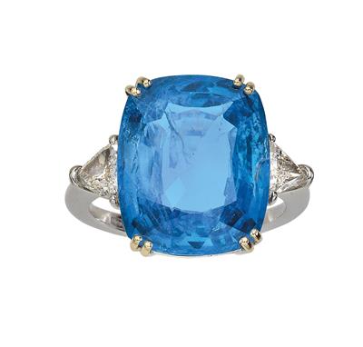 A ring with untreated sapphire 12.99 ct - Jewellery