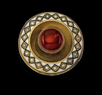 A garnet and demi-pearl brooch - Jewellery