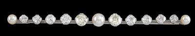 A diamond and Oriental pearl brooch - Gioielli