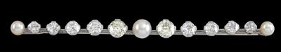 A diamond and Oriental pearl brooch - Jewellery