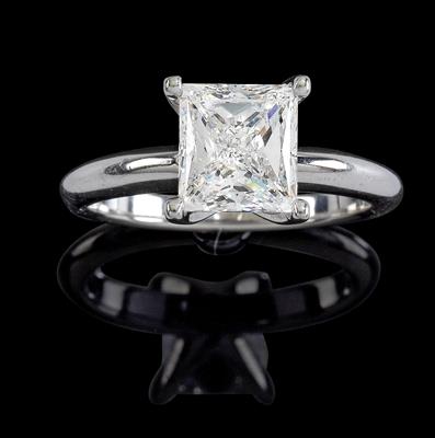 A diamond solitaire 2.16 ct - Jewellery