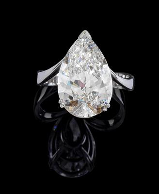A diamond solitaire c. 8.50 ct - Jewellery