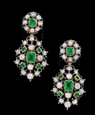 A pair of revival-style diamond and emerald ear clips - Jewellery