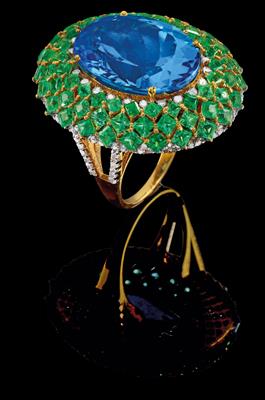 An emerald and topaz ring - Klenoty