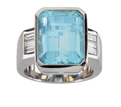 An aquamarine ring, c. 12.50 ct - Gioielli