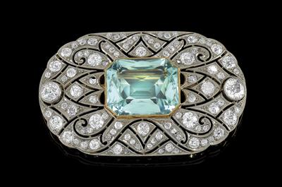 A diamond and aquamarine brooch - Jewellery