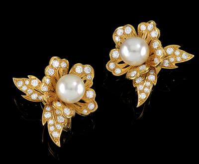 A pair of diamond and cultured pearl floral earclips - Jewellery