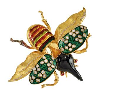 A diamond brooch in the shape of a beetle - Klenoty