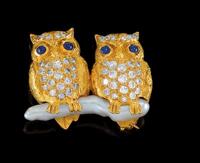 A cultured pearl, brilliant and sapphire brooch in the shape of owls - Jewellery